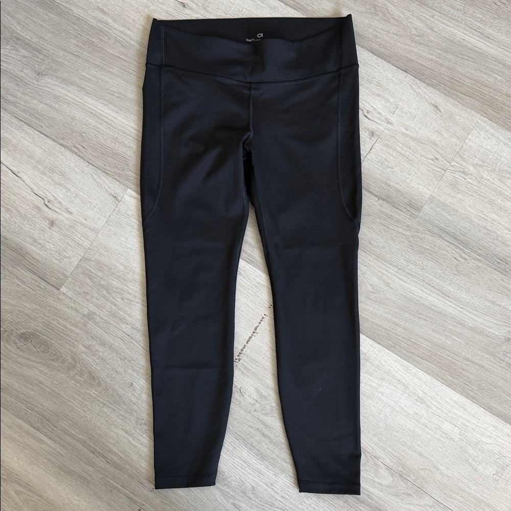 GAP Fit Maternity Label Panel in Black
